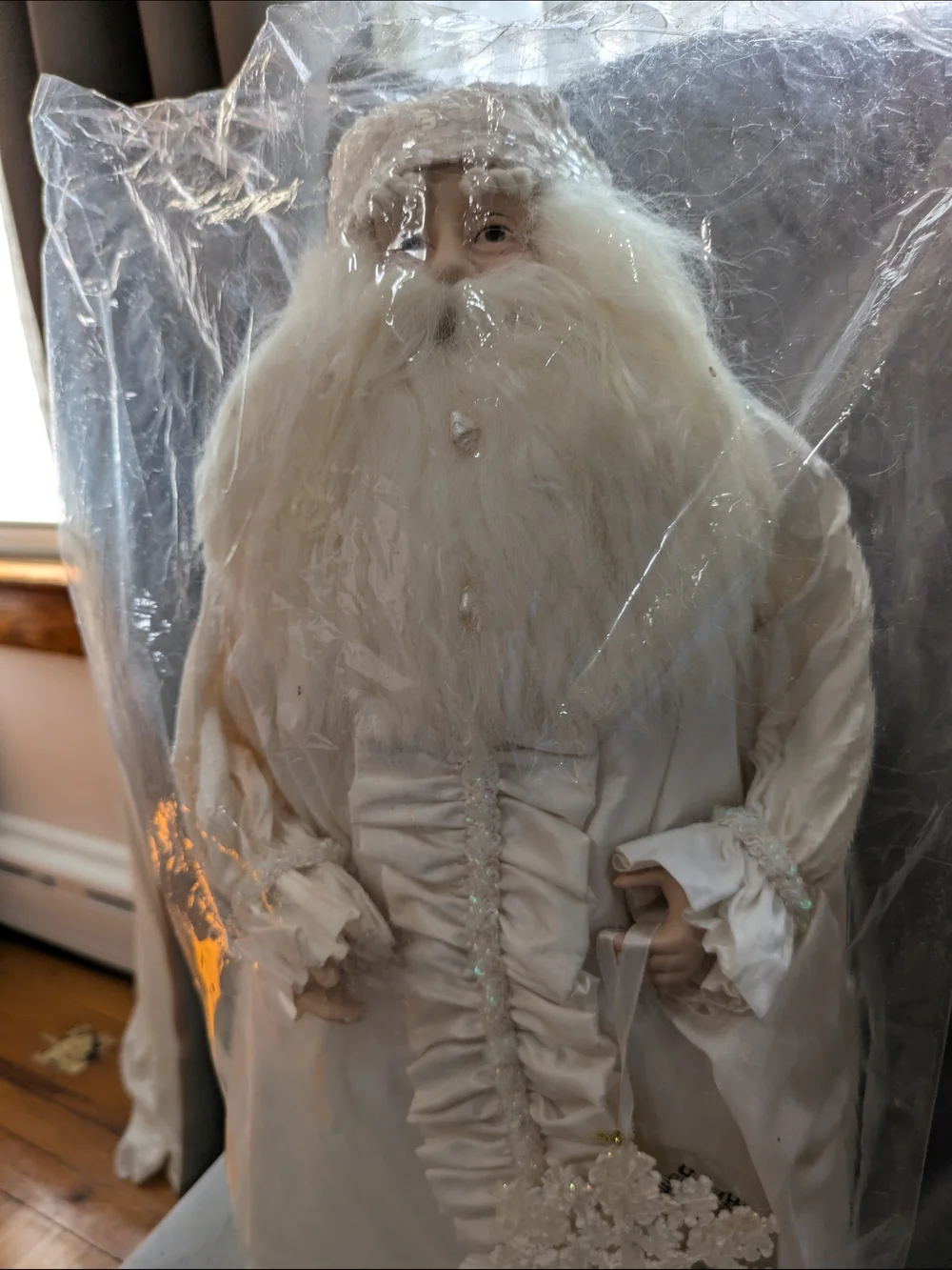 Silvestri Whispering Whites SantaTreetopper/Centerpiece Holiday Décor 18